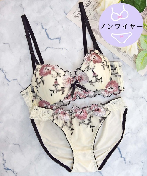 【ノンワイヤー】ラクラクノンワイヤーでストレス0!!!シックなフラワー刺繍+リボンがキュートさをUP◎