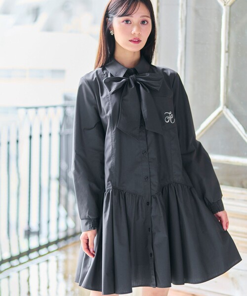 Feroux(フェルゥ)の「【2WAY】リボンタイシャツ ワンピース(ワンピース・レディース・ホワイト系1/グレー系・MEDIUM/SMALL)」の2枚目の写真