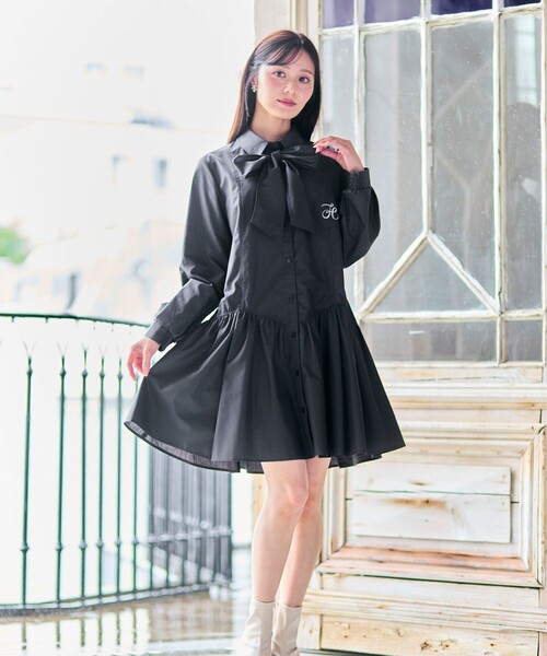 Feroux(フェルゥ)の「【2WAY】リボンタイシャツ ワンピース(ワンピース・レディース・ホワイト系1/グレー系・MEDIUM/SMALL)」の3枚目の写真