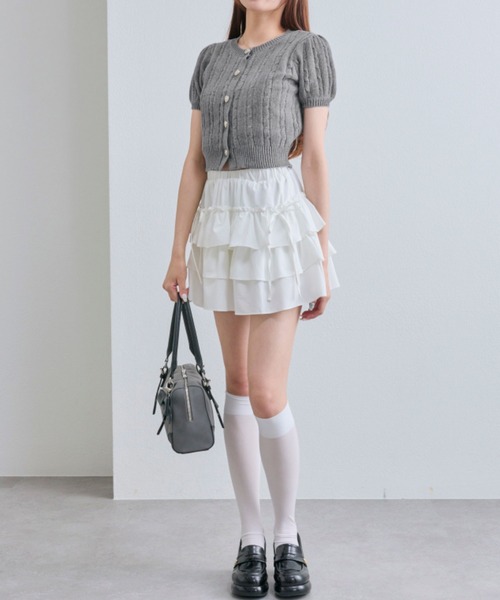 OLIVE des OLIVE(オリーブデオリーブ)の「【デイリーで着回し】ふわふわ金ボタンニット(ニット/セーター・レディース・オフホワイト/チャコールグレー/ブルー/サックスブルー・FREE)」の5枚目の写真