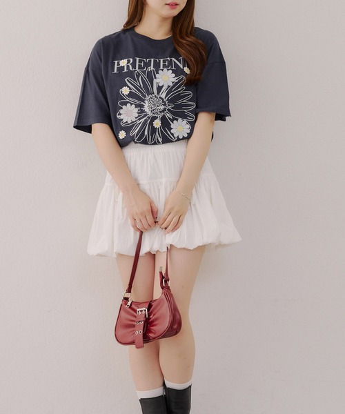continuer de NICE CLAUP(コンティニューデナイスクラップ)の「ビックデイジープリントTシャツ(Tシャツ/カットソー・レディース・ネイビー/オフホワイト/オートミール・FREE)」の6枚目の写真