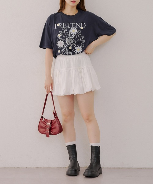 continuer de NICE CLAUP(コンティニューデナイスクラップ)の「ビックデイジープリントTシャツ(Tシャツ/カットソー・レディース・ネイビー/オフホワイト/オートミール・FREE)」の11枚目の写真
