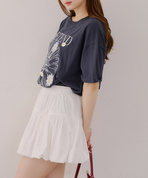 continuer de NICE CLAUP(コンティニューデナイスクラップ)の「ビックデイジープリントTシャツ(Tシャツ/カットソー・レディース・ネイビー/オフホワイト/オートミール・FREE)」の5枚目の写真