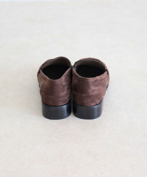 fredy emue（フレディエミュ）の「ポリスエードギャザーローファー（その他シューズ・レディース・ブラウン/ブラック・L/M/S）」の16枚目の写真