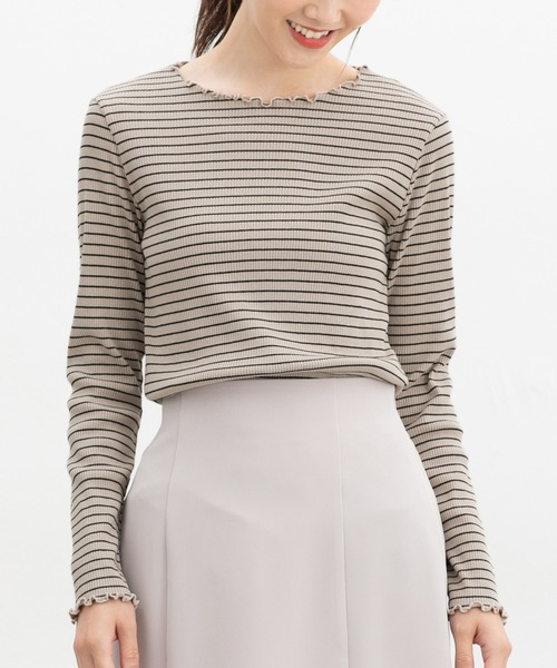 Honeys(ハニーズ)の「メロー使いトップス(Tシャツ/カットソー・レディース・アイボリー/ブラック/ブラック×ベージュ/ホワイト×ブラック/マスタード/ボルドー・S/LL/L/M)」の4枚目の写真