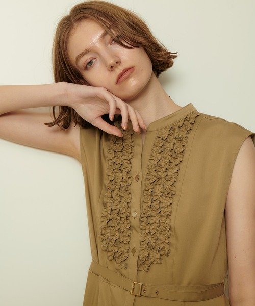 allureville（アルアバイル）の「デニムライクツイルワンピース（ワンピース・レディース・ベージュ/ネイビー・2/1）」の17枚目の写真