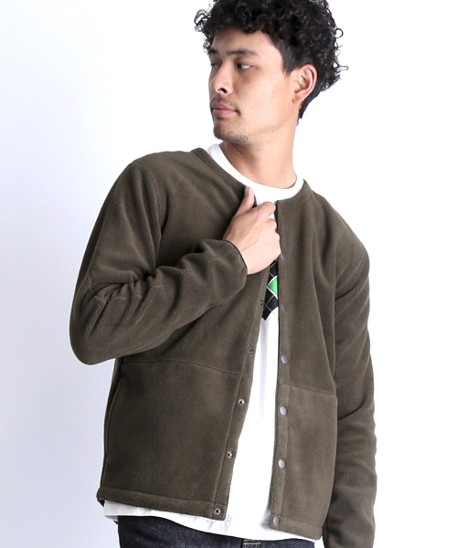 Denime(ドゥニーム)の「フリースクルーカーディガン(カーディガン/ボレロ・メンズ・カーキ/ネイビー/ダークグレー・LARGE/MEDIUM)」の1枚目の写真