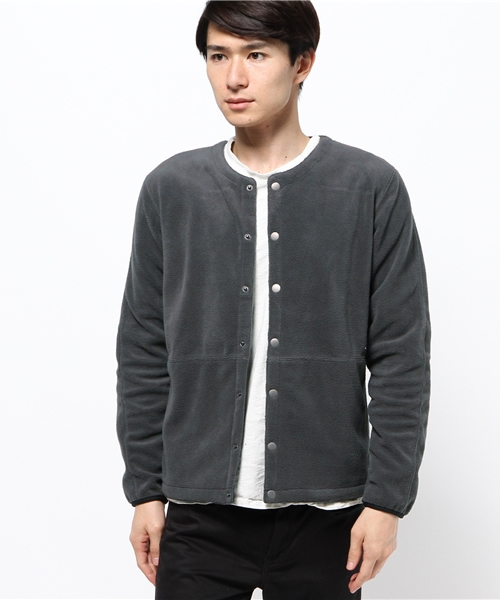 Denime(ドゥニーム)の「フリースクルーカーディガン(カーディガン/ボレロ・メンズ・カーキ/ネイビー/ダークグレー・LARGE/MEDIUM)」の18枚目の写真