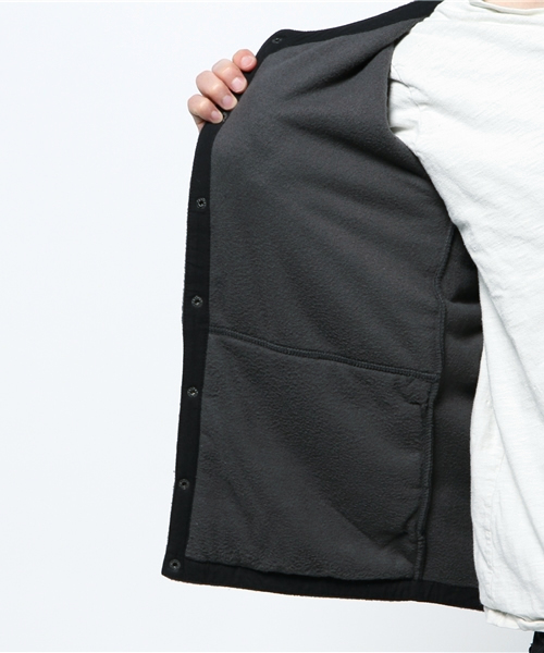 Denime(ドゥニーム)の「フリースクルーカーディガン(カーディガン/ボレロ・メンズ・カーキ/ネイビー/ダークグレー・LARGE/MEDIUM)」の14枚目の写真