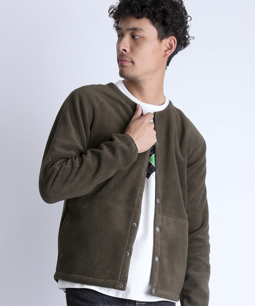 Denime(ドゥニーム)の「フリースクルーカーディガン(カーディガン/ボレロ・メンズ・カーキ/ネイビー/ダークグレー・LARGE/MEDIUM)」の4枚目の写真
