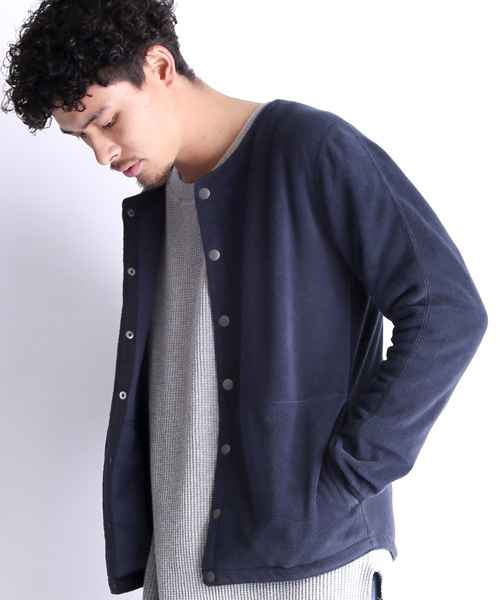 Denime(ドゥニーム)の「フリースクルーカーディガン(カーディガン/ボレロ・メンズ・カーキ/ネイビー/ダークグレー・LARGE/MEDIUM)」の10枚目の写真