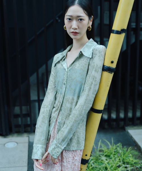 yae（ヤエ）の「Sheer opal slim fit shirt / シアーオパールスリムフィットシャツ（シャツ/ブラウス・レディース・ブラウン/ネイビー/ライトグリーン・FREE）」の19枚目の写真