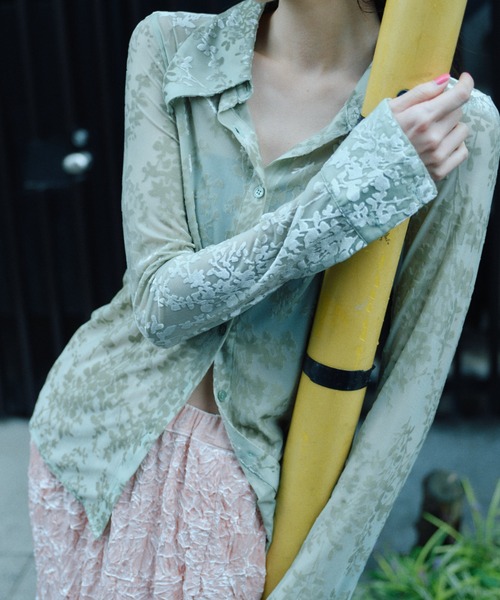 yae（ヤエ）の「Sheer opal slim fit shirt / シアーオパールスリムフィットシャツ（シャツ/ブラウス・レディース・ブラウン/ネイビー/ライトグリーン・FREE）」の20枚目の写真