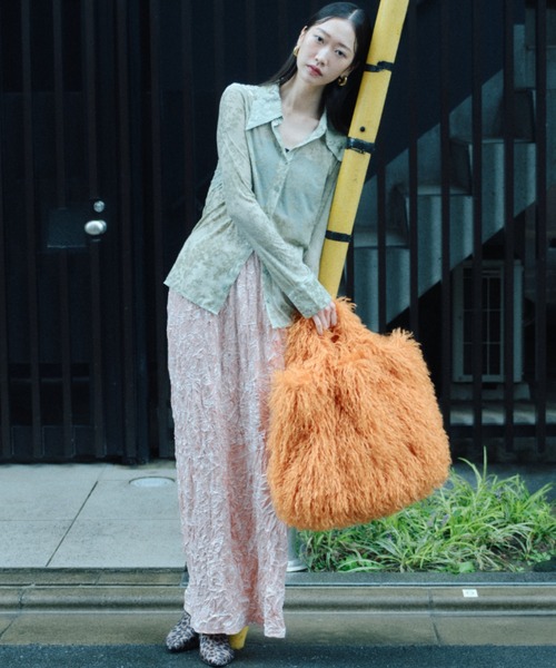 yae（ヤエ）の「Sheer opal slim fit shirt / シアーオパールスリムフィットシャツ（シャツ/ブラウス・レディース・ブラウン/ネイビー/ライトグリーン・FREE）」の13枚目の写真