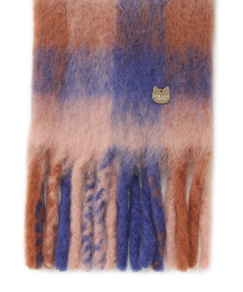 PAUL&JOE（ポールアンドジョー）の「ボリュームマフラー ”チェック 無地” ネコチャーム（マフラー・レディース・ネイビー/オフホワイト/ピンク/ブラウン/ライトグレー/ピンク系その他/ブラウン系その他/サックスブルー・FREE）」の16枚目の写真