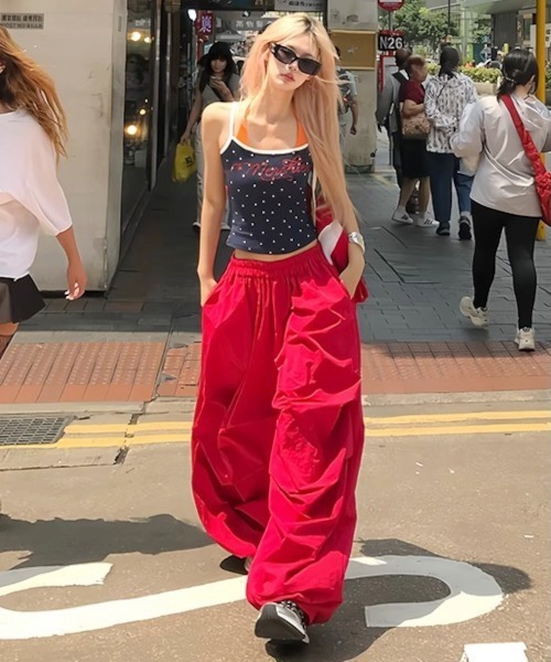 MASHIRO（マシロ）の「【MASHIRO】ワンポイント刺繍ルーズトラックパンツ ジャージ Y2K（MA/EKW121）（その他パンツ・レディース・ネイビー/レッド・FREE）」の11枚目の写真