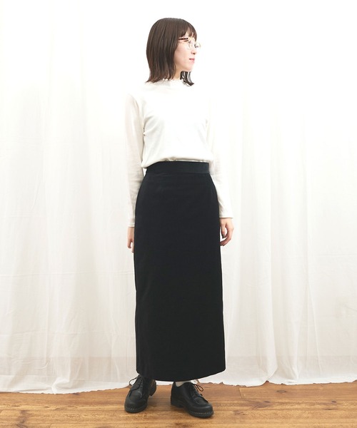 fig London(フィグロンドン)の「VELVET skirt(スカート・レディース・ブラック/ネイビー・1/0)」の11枚目の写真