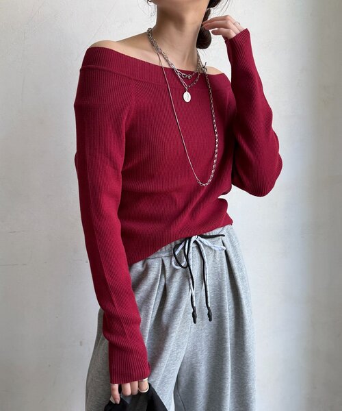 DouDou(ドゥドゥ)の「ボートネックリブニット(ニット/セーター・レディース・グレー/オフホワイト/ブラック/ブラウン/ボルドー・FREE)」の5枚目の写真