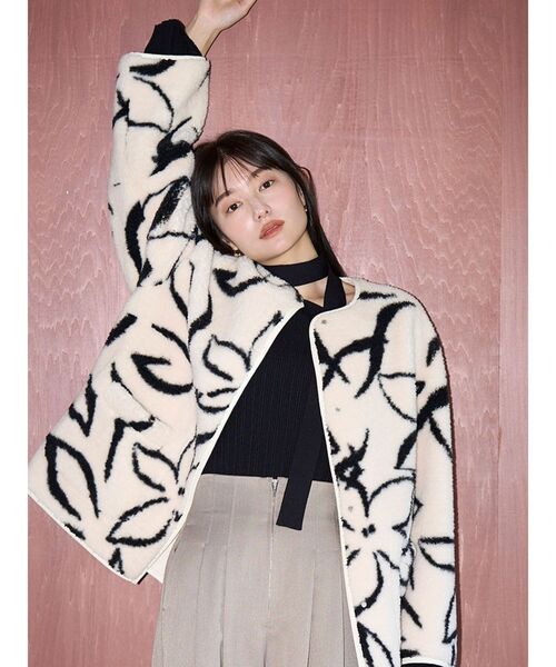 LAGUNAMOON（ラグナムーン）の「【REVIVAL】リバーシブルボアブルゾン（ブルゾン・レディース・アイボリー/ブラック・FREE）」の8枚目の写真