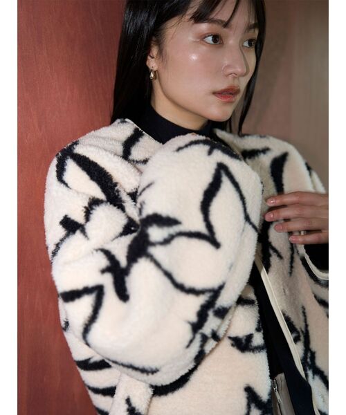 LAGUNAMOON（ラグナムーン）の「【REVIVAL】リバーシブルボアブルゾン（ブルゾン・レディース・アイボリー/ブラック・FREE）」の11枚目の写真