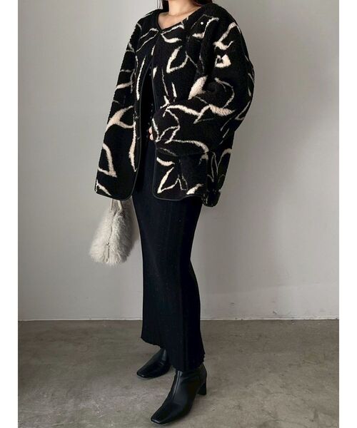 LAGUNAMOON(ラグナムーン)の「【REVIVAL】リバーシブルボアブルゾン(ブルゾン・レディース・アイボリー/ブラック・FREE)」の5枚目の写真