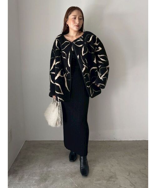 LAGUNAMOON(ラグナムーン)の「【REVIVAL】リバーシブルボアブルゾン(ブルゾン・レディース・アイボリー/ブラック・FREE)」の6枚目の写真