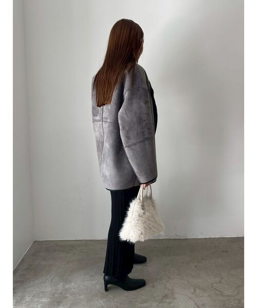 LAGUNAMOON(ラグナムーン)の「【REVIVAL】リバーシブルボアブルゾン(ブルゾン・レディース・アイボリー/ブラック・FREE)」の11枚目の写真