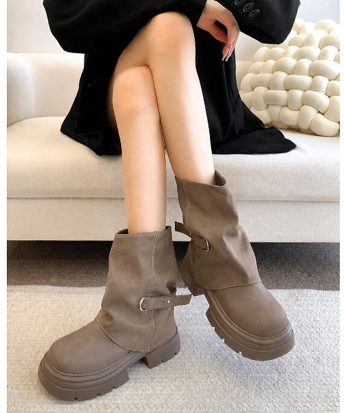 SHEENA(シーナ)の「バックルショートカバーブーツ(ブーツ・レディース・ブラック/モカ・24.5cm/24.0cm/23.5cm)」の6枚目の写真