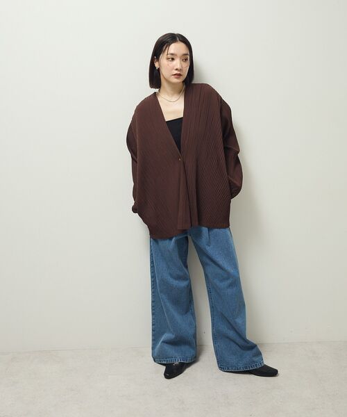 ELENCARE DUE（エレンカーレデュエ）の「・ELENCARE DUE プリーツノーカラージャケット（テーラードジャケット・レディース・グレイッシュベージュ/ブラック/ブラウン・FREE）」の4枚目の写真