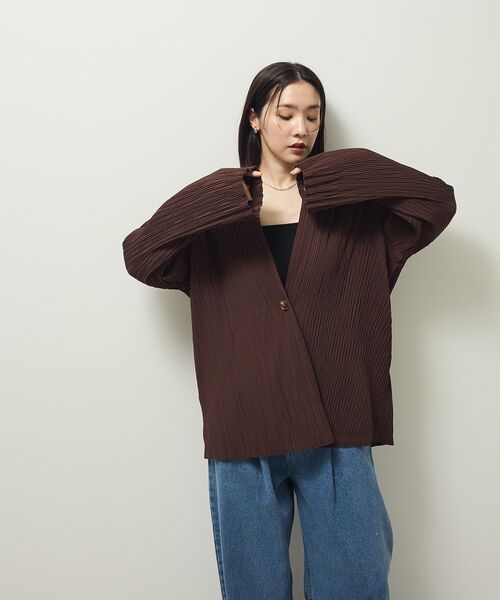 ELENCARE DUE（エレンカーレデュエ）の「・ELENCARE DUE プリーツノーカラージャケット（テーラードジャケット・レディース・グレイッシュベージュ/ブラック/ブラウン・FREE）」の8枚目の写真