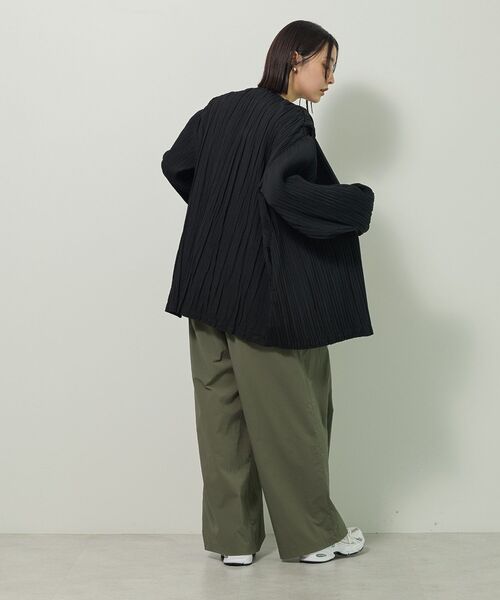 ELENCARE DUE（エレンカーレデュエ）の「・ELENCARE DUE プリーツノーカラージャケット（テーラードジャケット・レディース・グレイッシュベージュ/ブラック/ブラウン・FREE）」の16枚目の写真