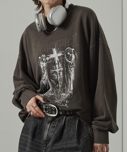 Alfred Alex(アルフレッドアレックス)の「【Alfred Alex】ヴィンテージ加工ピグメント アソートグラフィックオーバーサイズスウェット(スウェット・メンズ・ダークブラウン/ブラック系/ワイン/ブラック/ブルー/ブラック系2・L/M)」の4枚目の写真