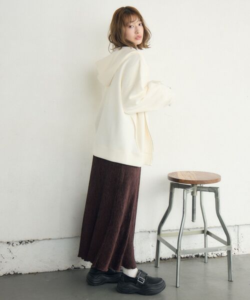 RETRO GIRL(レトロガール)の「ベロア細プリーツSK(スカート・レディース・ブラック/ブラウン/レオパード/ブラック系その他4・FREE)」の22枚目の写真