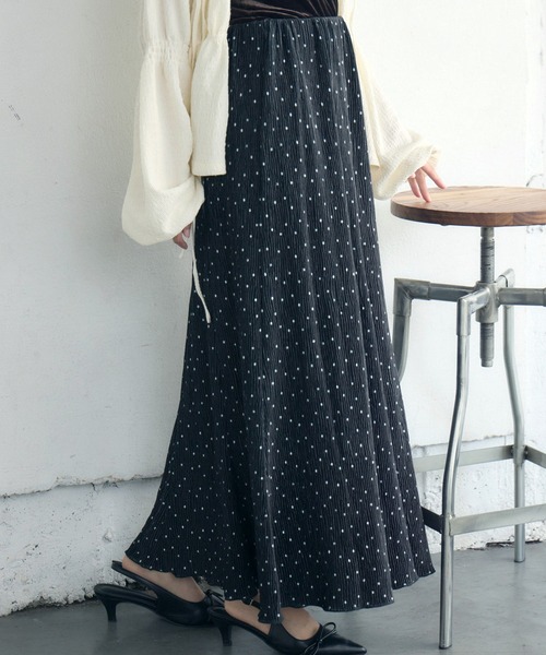 RETRO GIRL(レトロガール)の「ベロア細プリーツSK(スカート・レディース・ブラック/ブラウン/レオパード/ブラック系その他4・FREE)」の2枚目の写真