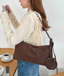 DISCOAT（ディスコート）の「【AW先行予約】ポーチ付きフラットワンショルダーバッグ（ショルダーバッグ）」