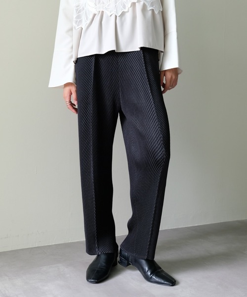 DOLLUPOOPS(ドールアップウップス)の「ヘリンボーンプリーツイージーパンツ(その他パンツ・レディース・カーキ/ブラック・38)」の2枚目の写真