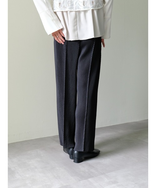 DOLLUPOOPS(ドールアップウップス)の「ヘリンボーンプリーツイージーパンツ(その他パンツ・レディース・カーキ/ブラック・38)」の9枚目の写真