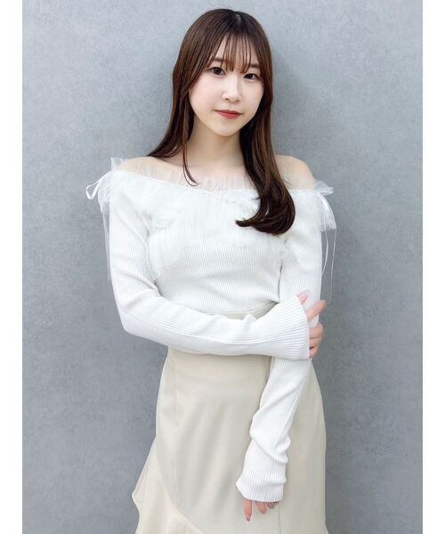 dazzlin（ダズリン）の「リボンチュールオフショルニットトップス（ニット/セーター・レディース・ブラック/オフホワイト/グレー・FREE）」の9枚目の写真