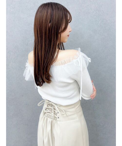 dazzlin（ダズリン）の「リボンチュールオフショルニットトップス（ニット/セーター・レディース・ブラック/オフホワイト/グレー・FREE）」の10枚目の写真
