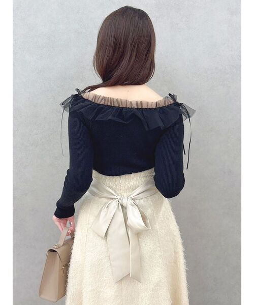 dazzlin（ダズリン）の「リボンチュールオフショルニットトップス（ニット/セーター・レディース・ブラック/オフホワイト/グレー・FREE）」の21枚目の写真