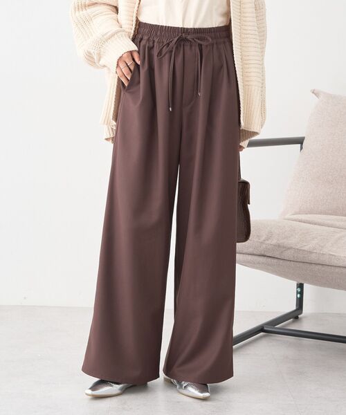 earth music&ecology（アースミュージックアンドエコロジー）の「ゆるとろパンツ（その他パンツ・レディース・ブラウン/グレイッシュベージュ/ブラック・F）」の5枚目の写真