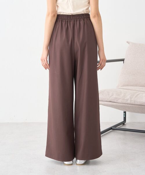 earth music&ecology（アースミュージックアンドエコロジー）の「ゆるとろパンツ（その他パンツ・レディース・ブラウン/グレイッシュベージュ/ブラック・F）」の11枚目の写真