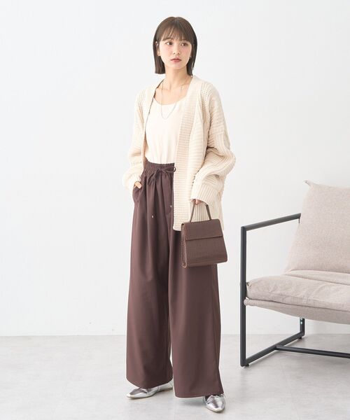 earth music&ecology（アースミュージックアンドエコロジー）の「ゆるとろパンツ（その他パンツ・レディース・ブラウン/グレイッシュベージュ/ブラック・F）」の12枚目の写真