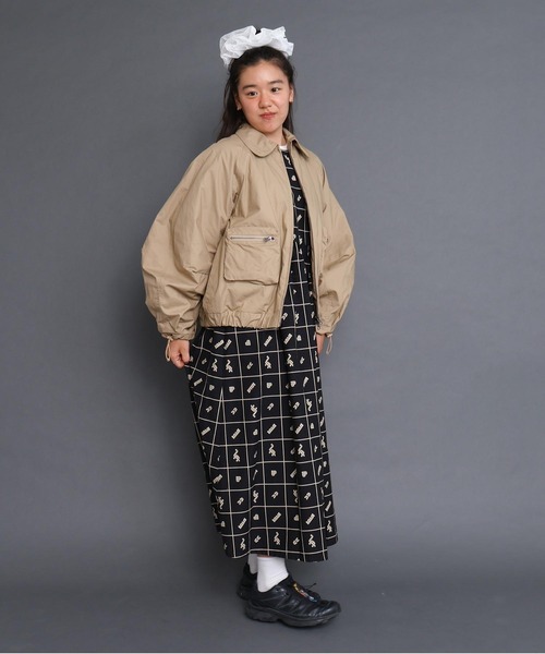 I am I in fact...(アイアムアイインファクト)の「EVO DOWN W ZIP ブルゾン(ダウンジャケット/コート・レディース・ベージュ/スミクロ/オフホワイト・FREE)」の18枚目の写真