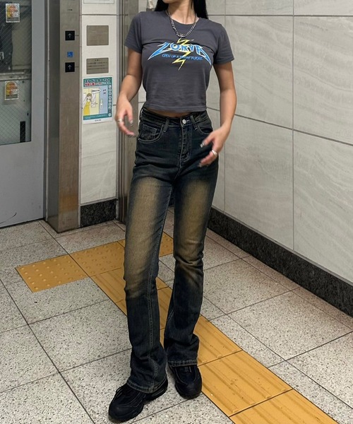 Flugge（フラッジー）の「フレアデニムパンツ（デニムパンツ・レディース・ブラック・MEDIUM/SMALL）」の2枚目の写真