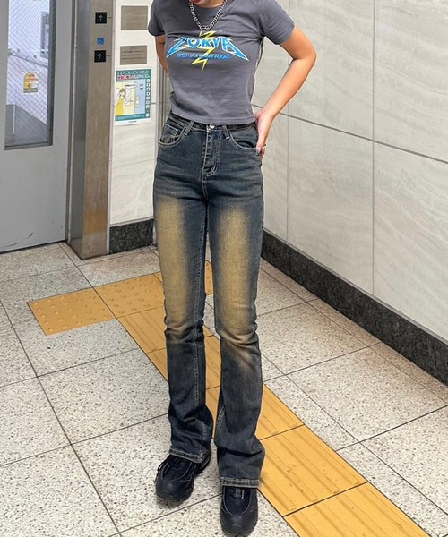 Flugge（フラッジー）の「フレアデニムパンツ（デニムパンツ・レディース・ブラック・MEDIUM/SMALL）」の3枚目の写真