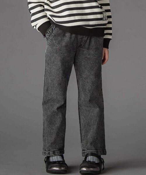 BeBe Petits Pois Vert（ベベプチポワヴェール）の「【店舗限定】フリルストレッチデニムロングパンツ(95~150cm)（デニムパンツ・キッズ・ブラック/ネイビー・120cm/130cm/95cm/110cm/140cm/100cm/150cm）」の8枚目の写真