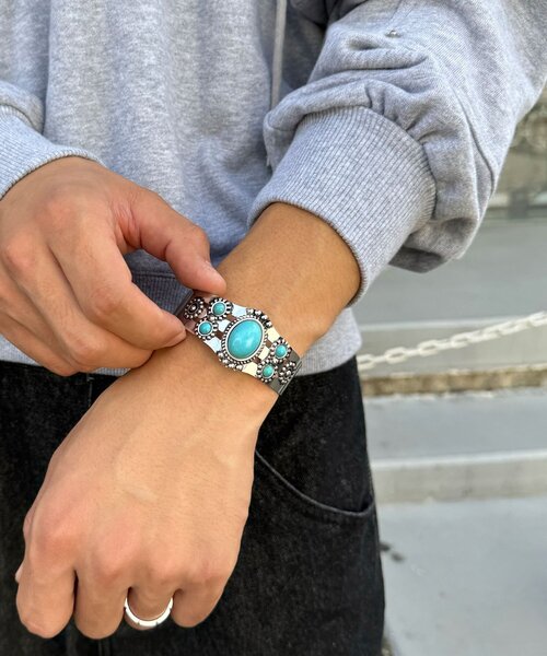 CIAOPANIC(チャオパニック)の「ターコイズバングル(ブレスレット・メンズ・シルバー・FREE)」の2枚目の写真