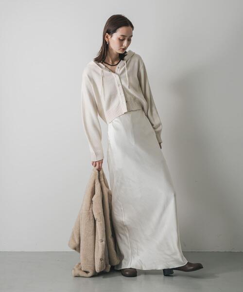 SENSE OF PLACE by URBAN RESEARCH（センスオブプレイスバイアーバンリサーチ）の「コンパクトフーディセーター（ニット/セーター・レディース・アイボリー/チャコールグレー/レッド・ONE）」の2枚目の写真