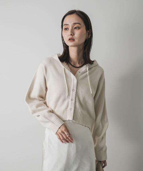 SENSE OF PLACE by URBAN RESEARCH（センスオブプレイスバイアーバンリサーチ）の「コンパクトフーディセーター（ニット/セーター・レディース・アイボリー/チャコールグレー/レッド・ONE）」の7枚目の写真